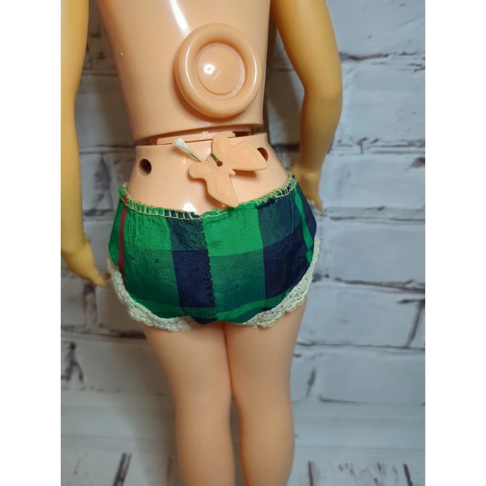 Beautiful Crissy doll green dress 1972 long‎ hair no box Look Around